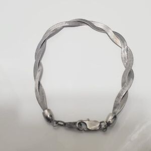 Silver Double Twist Necklace. Marked 14KGP 🌴